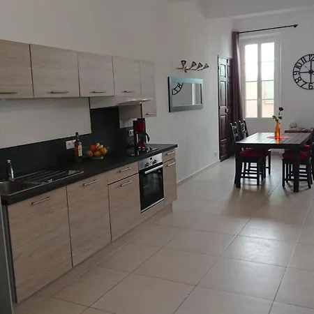 Apartment Au 23 *