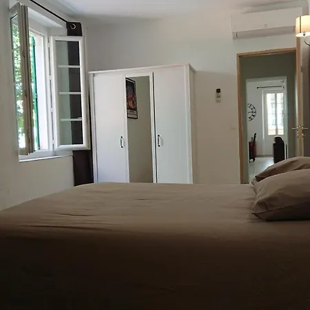Apartment Au 23 *